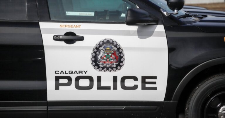 Calgary police suspect teens behind 2 armed cannabis store robberies