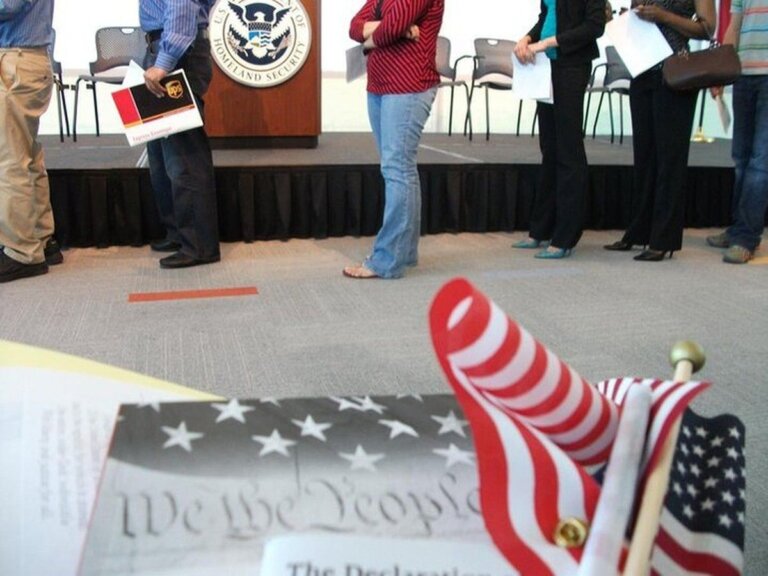 Canadians beware: Reports are mounting of ICE detaining ex-pats who thought their paperwork was good